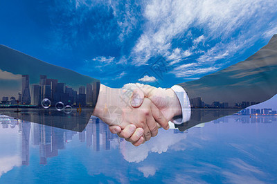 團(tuán)結(jié)合作登山剪影 漆業(yè)團(tuán)隊(duì)的攀登精神